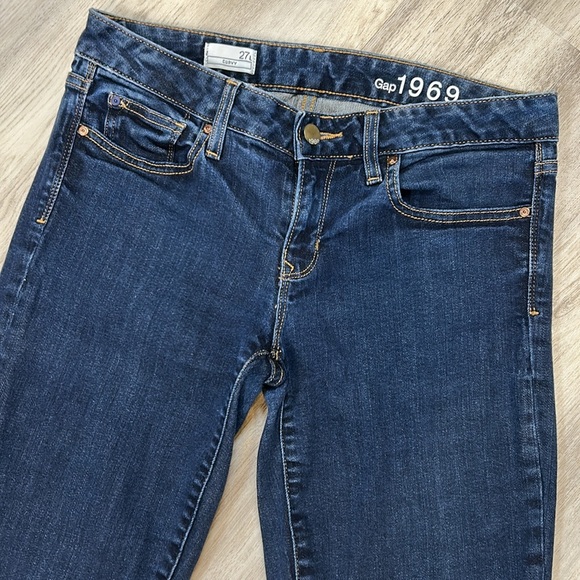 GAP Low Rise Curvy Bootcut Classic Dark Blue Wash Denim Jeans / Women’s Size 27L - Picture 2 of 8